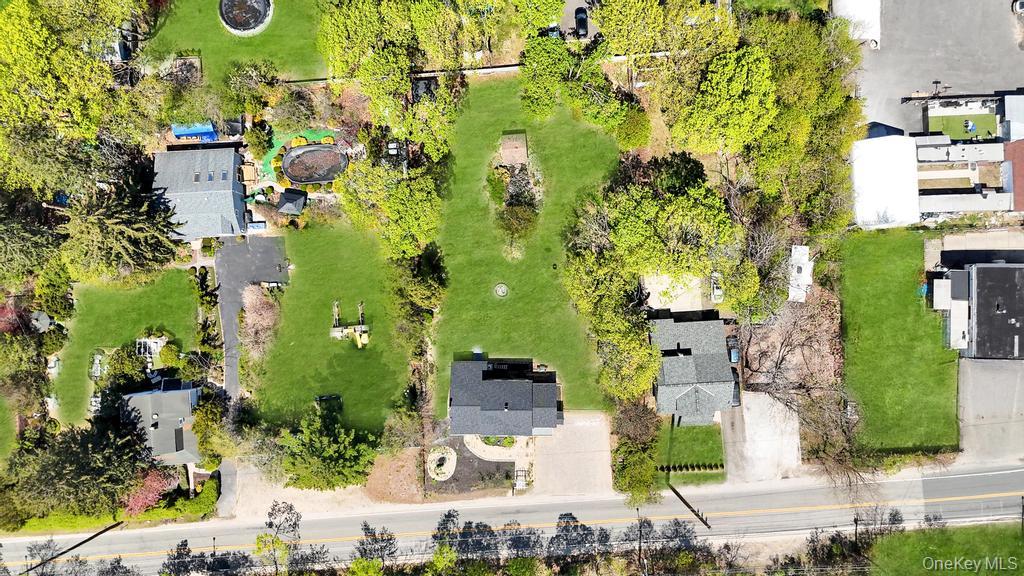 485 Long Island Avenue Property Photo 8