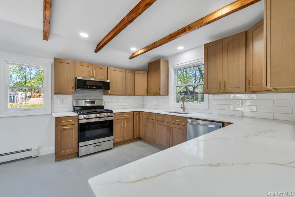 485 Long Island Avenue Property Photo 22