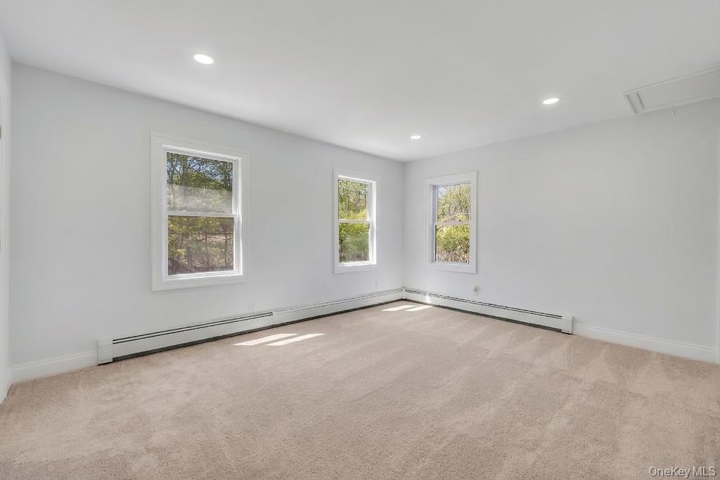 485 Long Island Avenue Property Photo 29