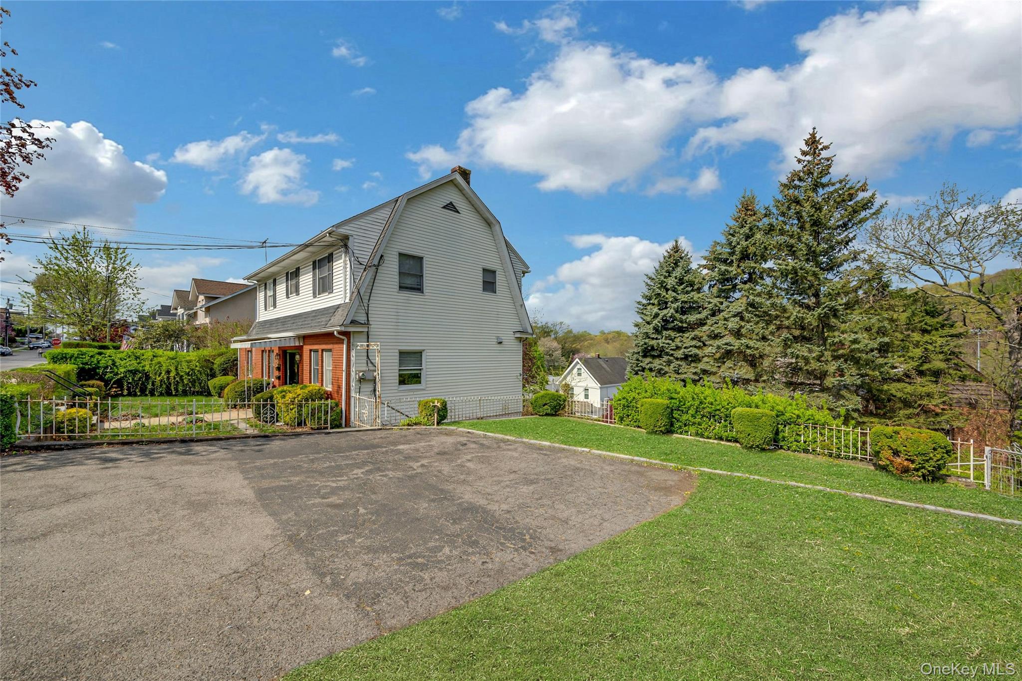 295 Columbus Avenue Property Photo 3