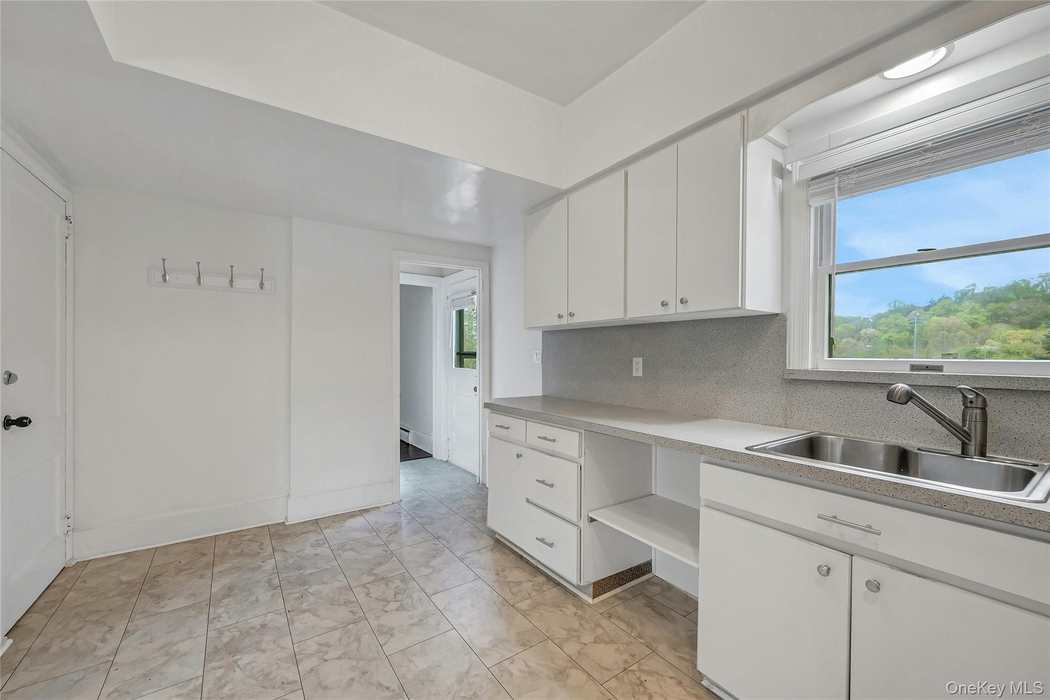 295 Columbus Avenue Property Photo 12