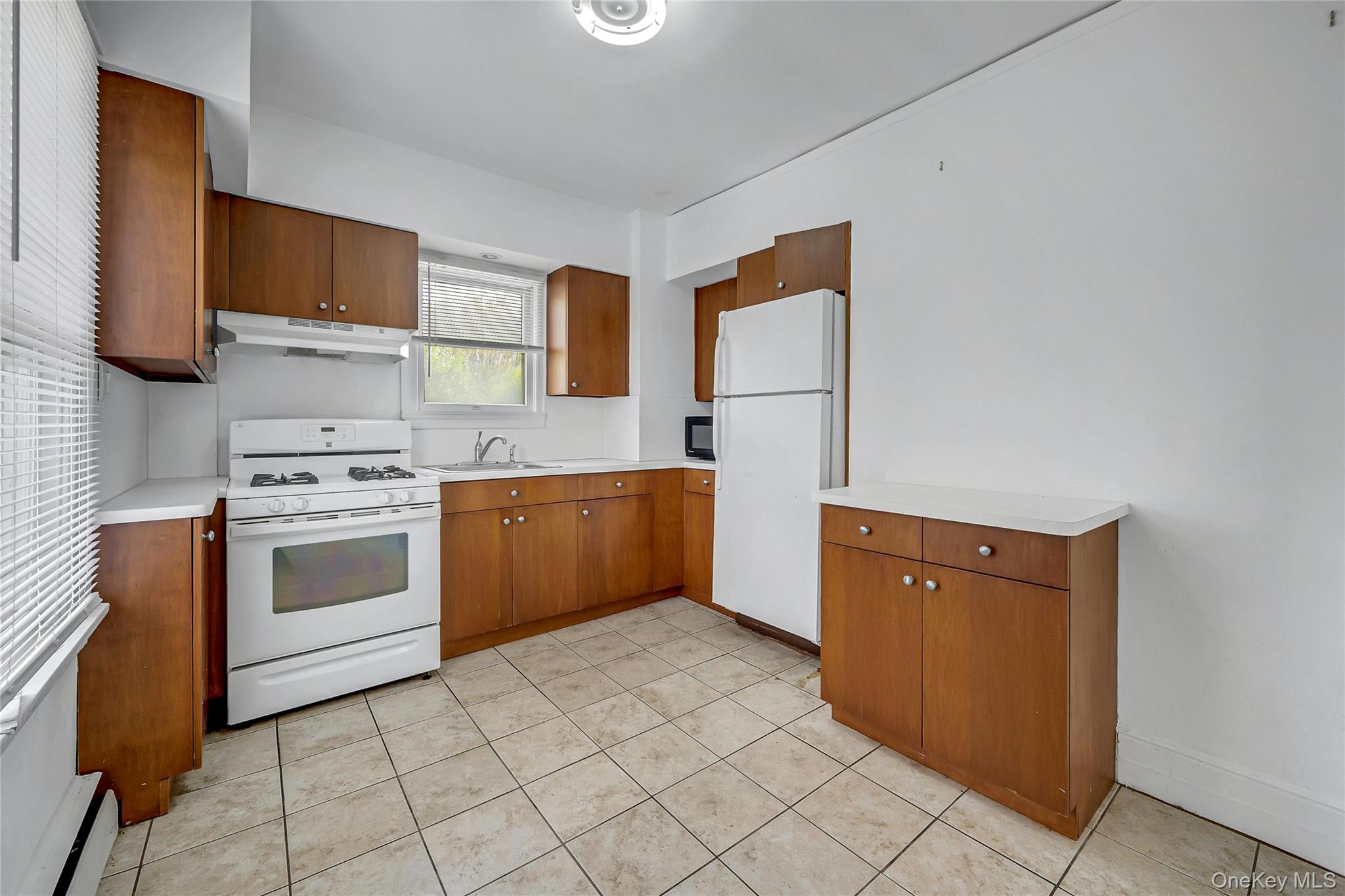 295 Columbus Avenue Property Photo 17