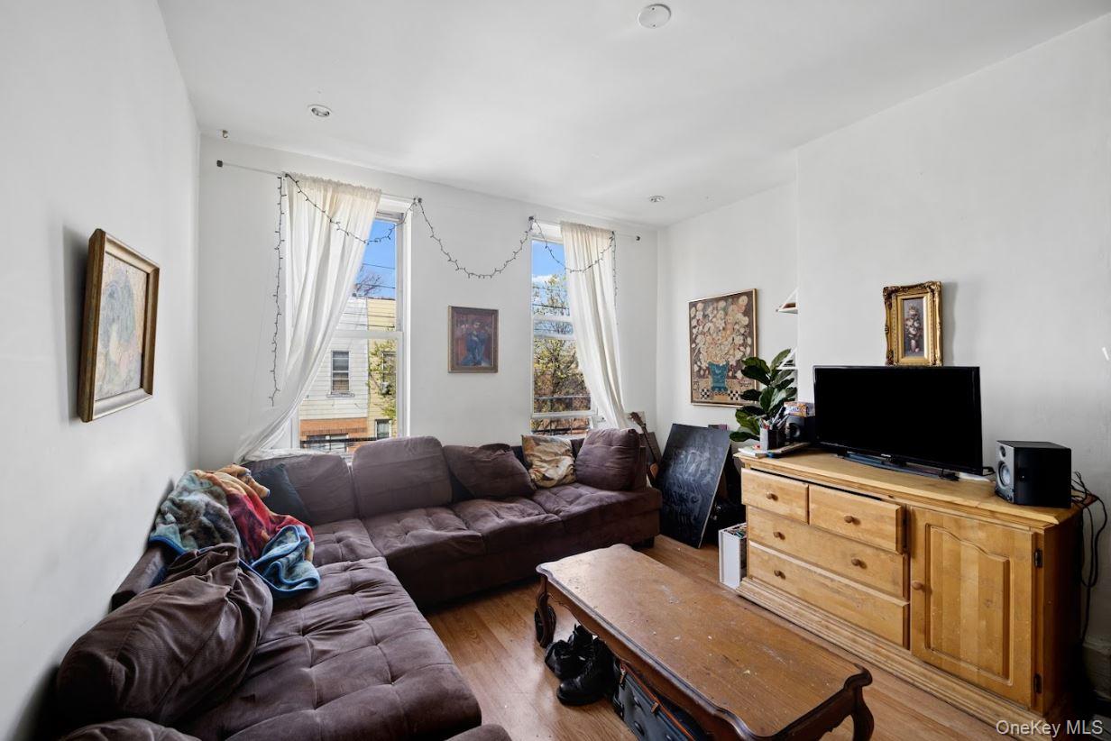 552 Grandview Avenue Property Photo 33