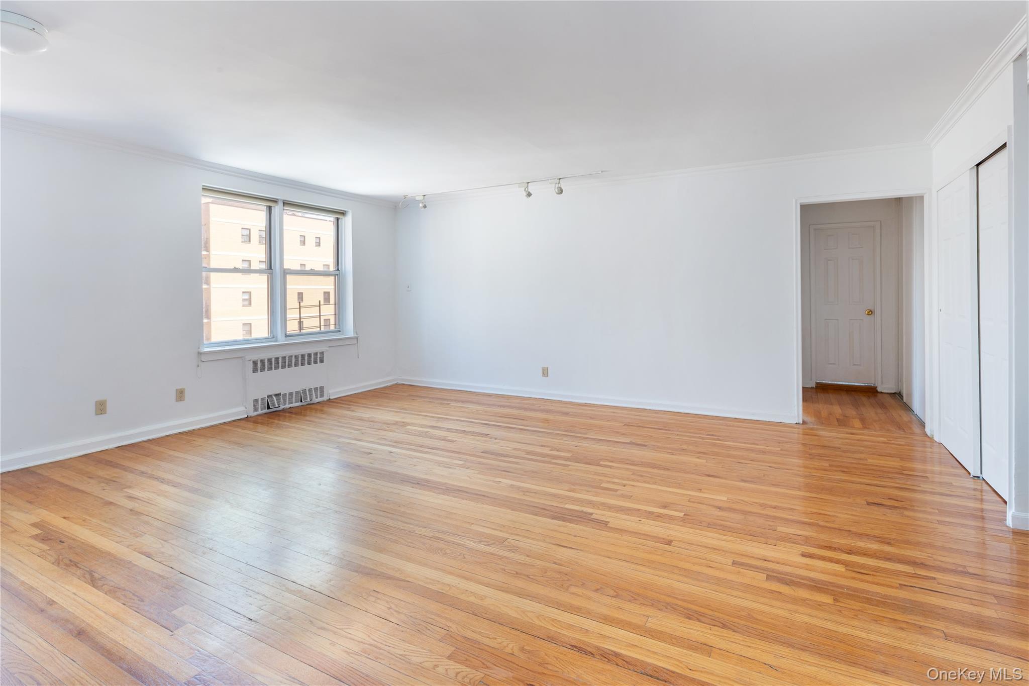 6505 Yellowstone Boulevard 6h Property Photo 2