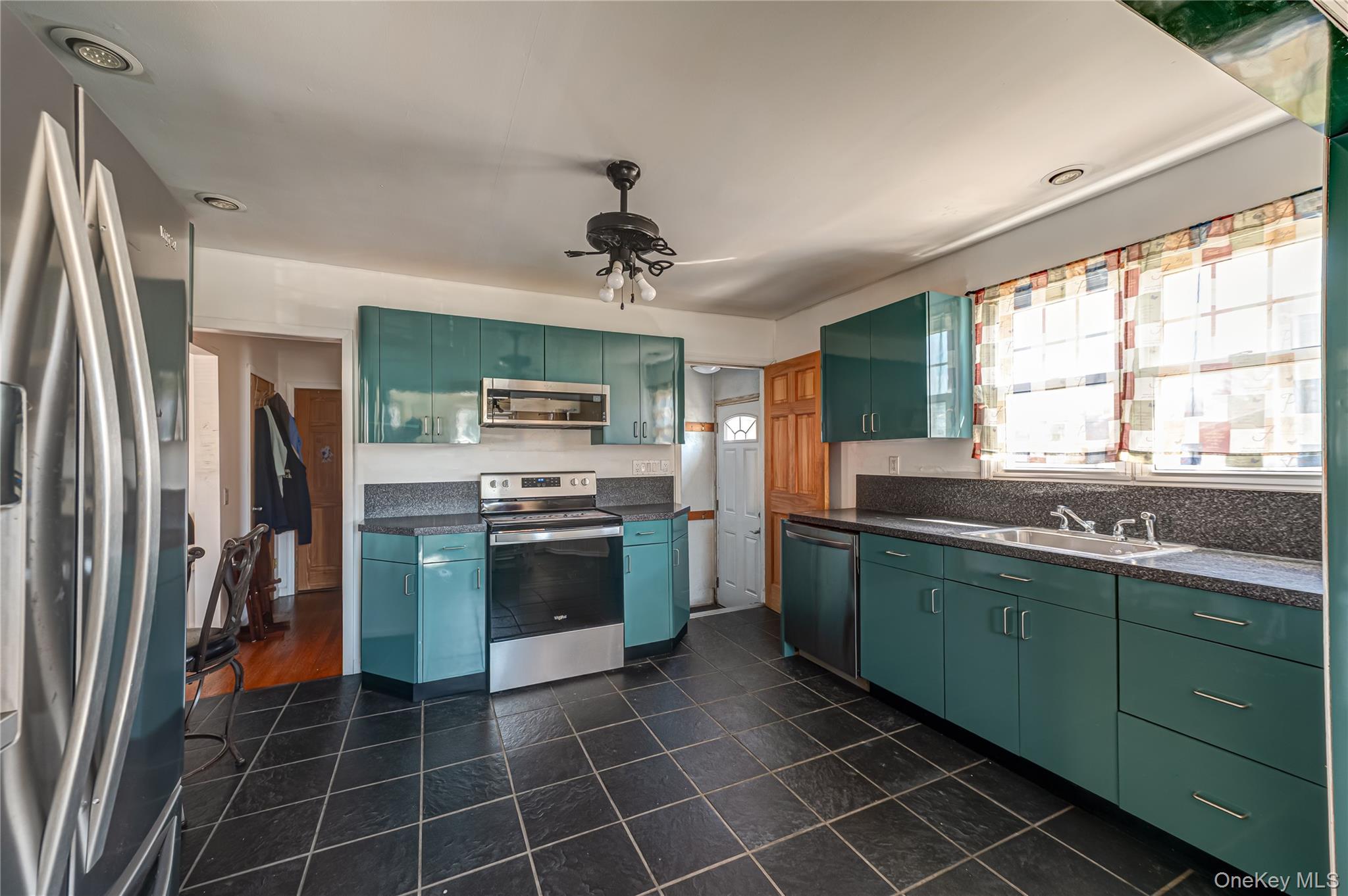 70 Bristol Street Property Photo 6