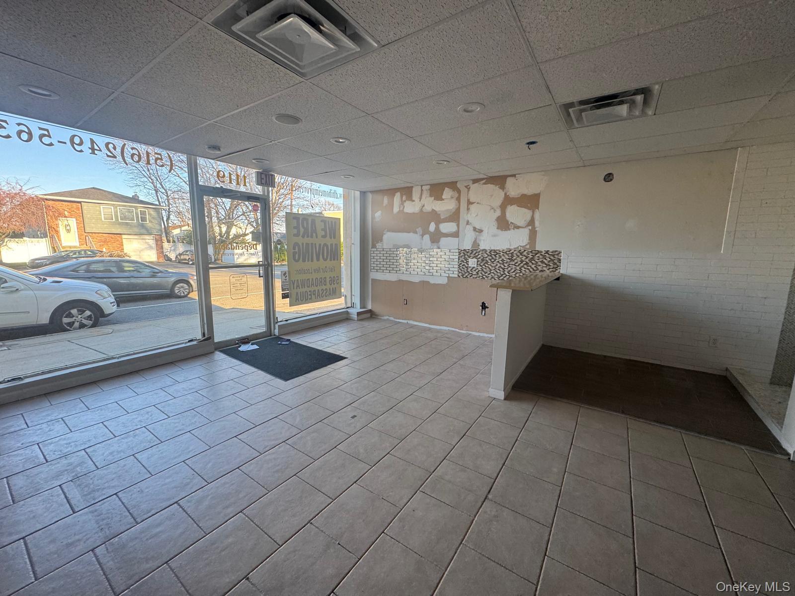 1119 North Broadway Property Photo 8
