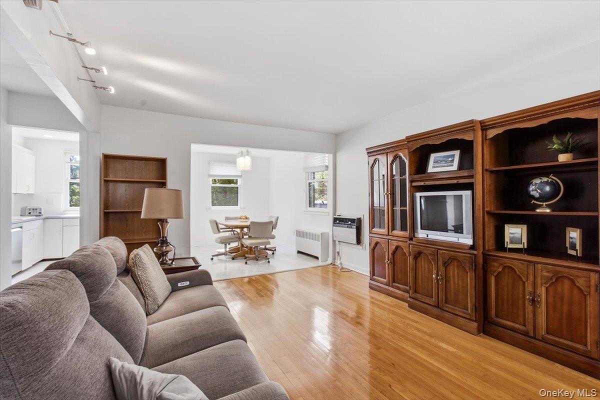 228 W 260th Street Property Photo 4