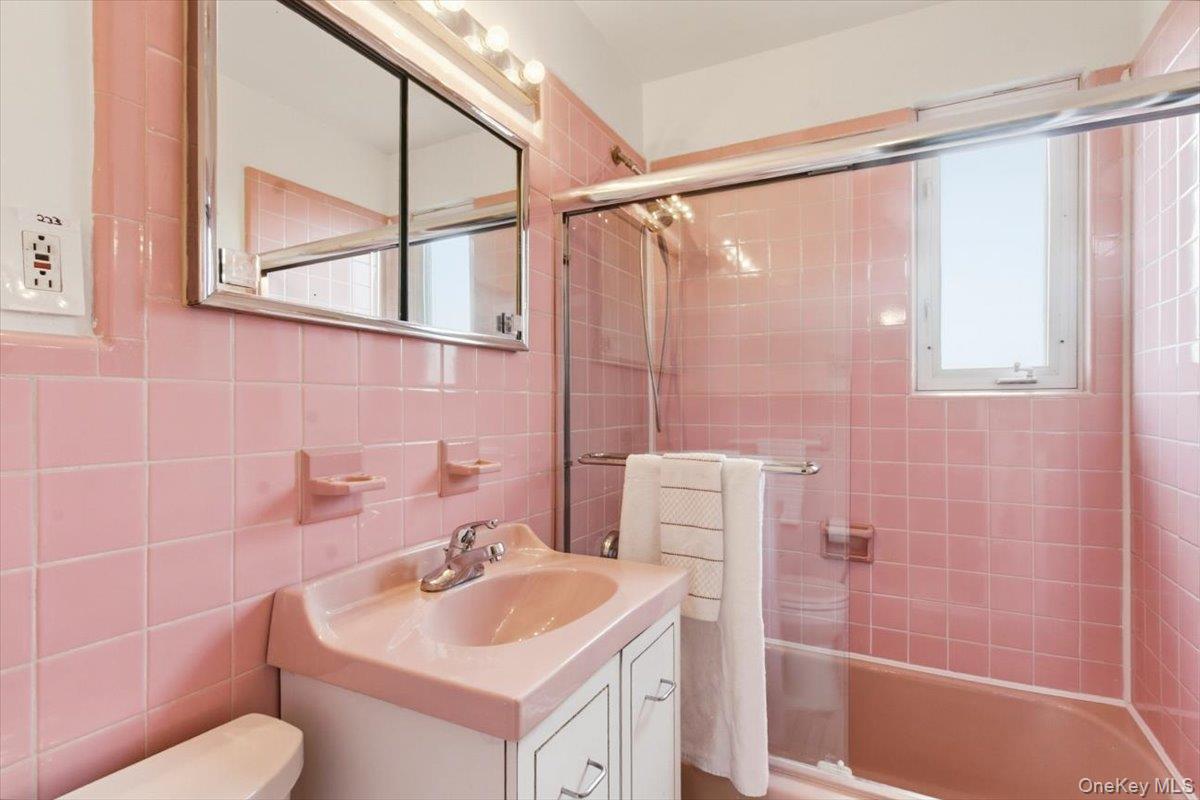 228 W 260th Street Property Photo 9
