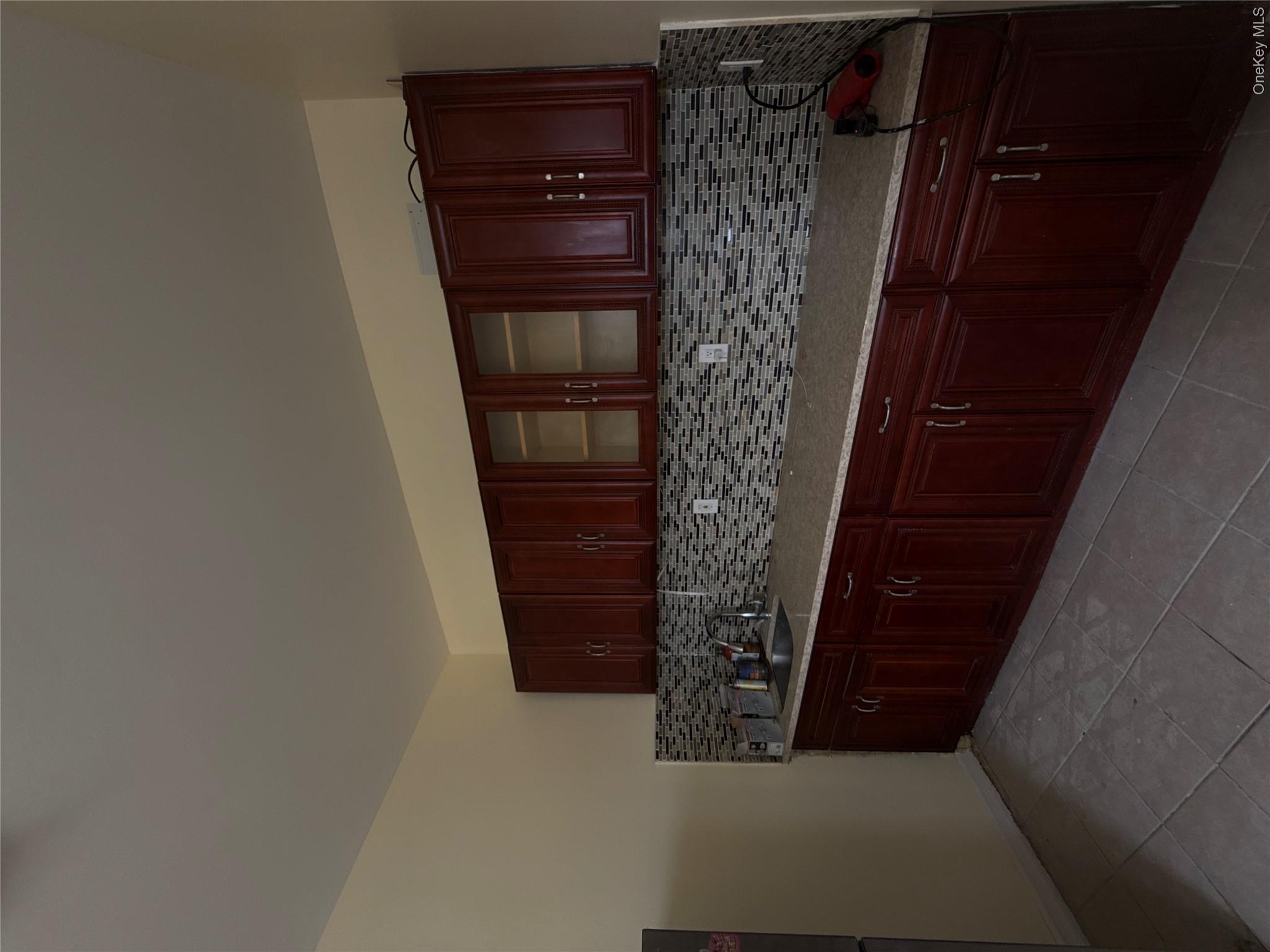 16842 Liberty Avenue Property Photo 6