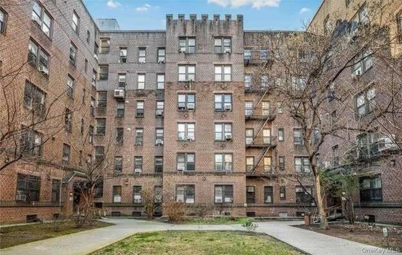 4220 Kissena Boulevard E18 Property Photo 1