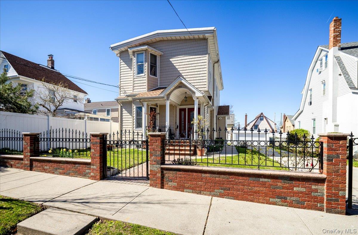 14811 10th Avenue Property Photo 3