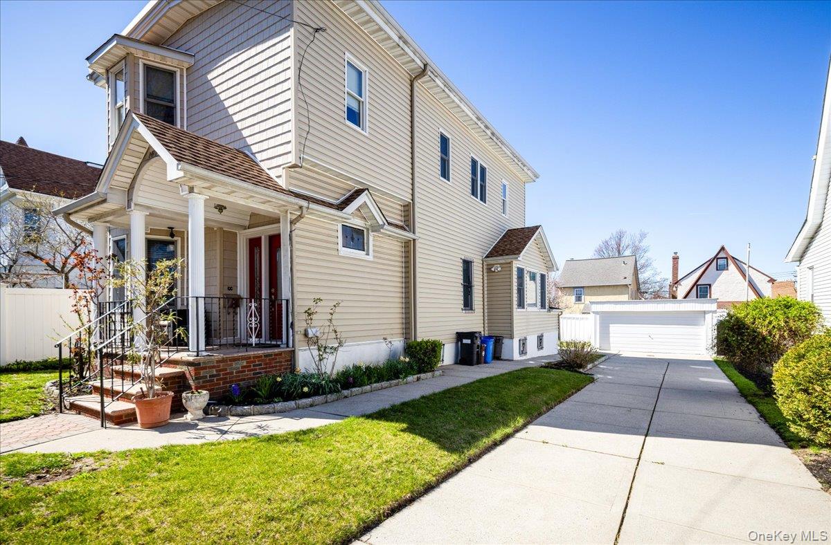 14811 10th Avenue Property Photo 4