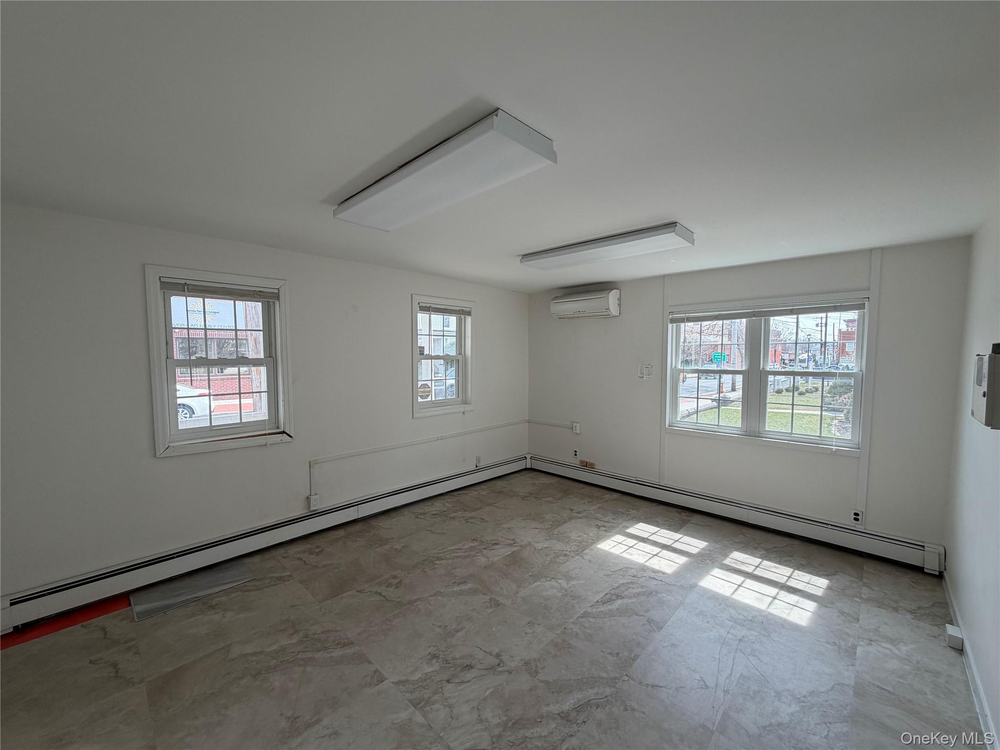 211 Roanoke Avenue Property Photo 5