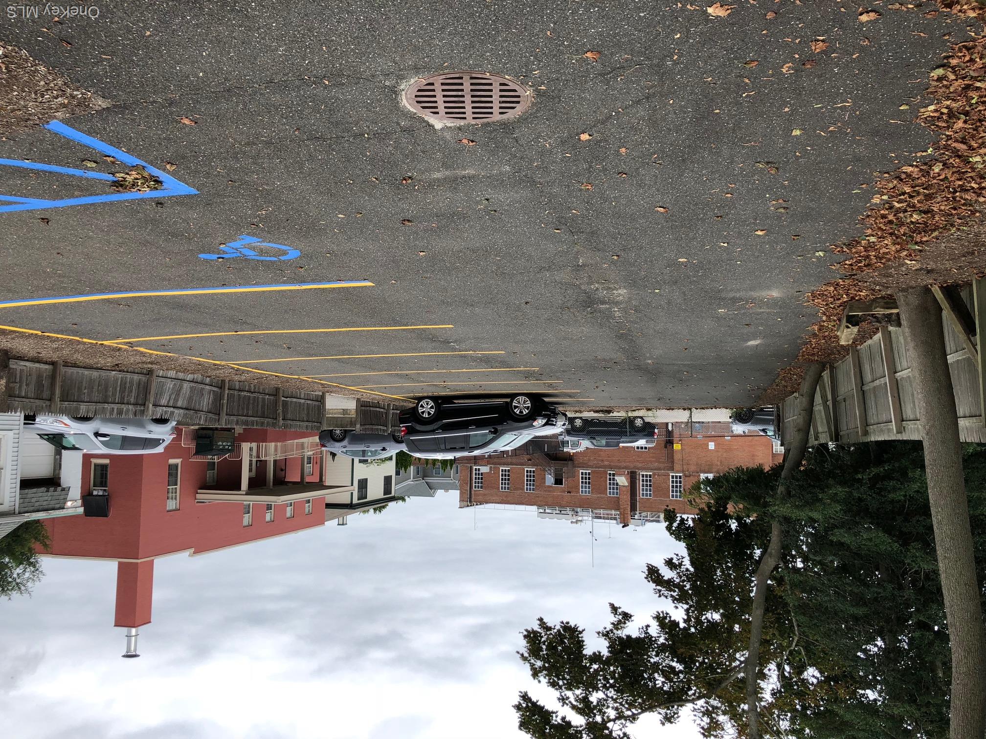 211 Roanoke Avenue Property Photo 13