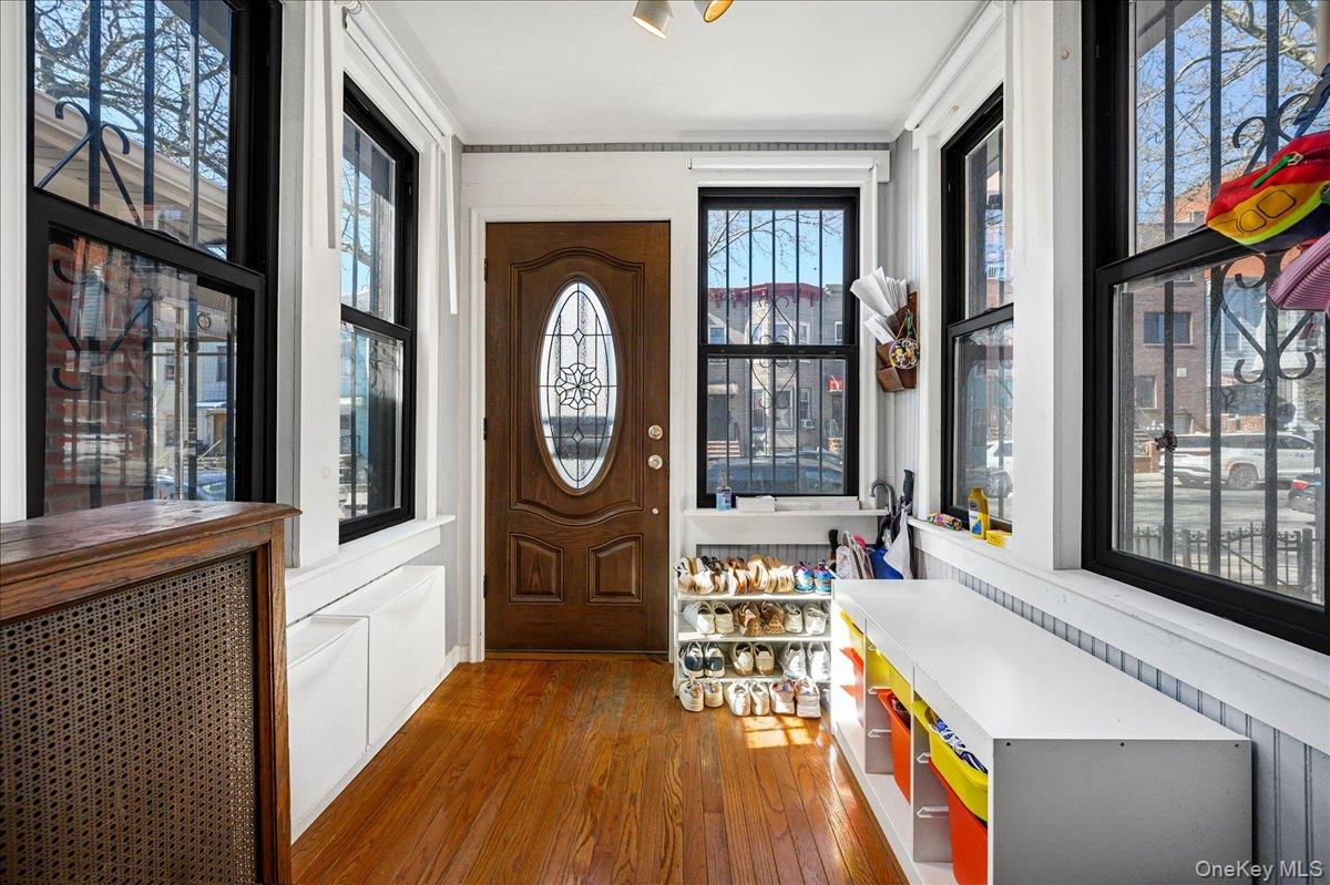 755 49th Street Property Photo 2