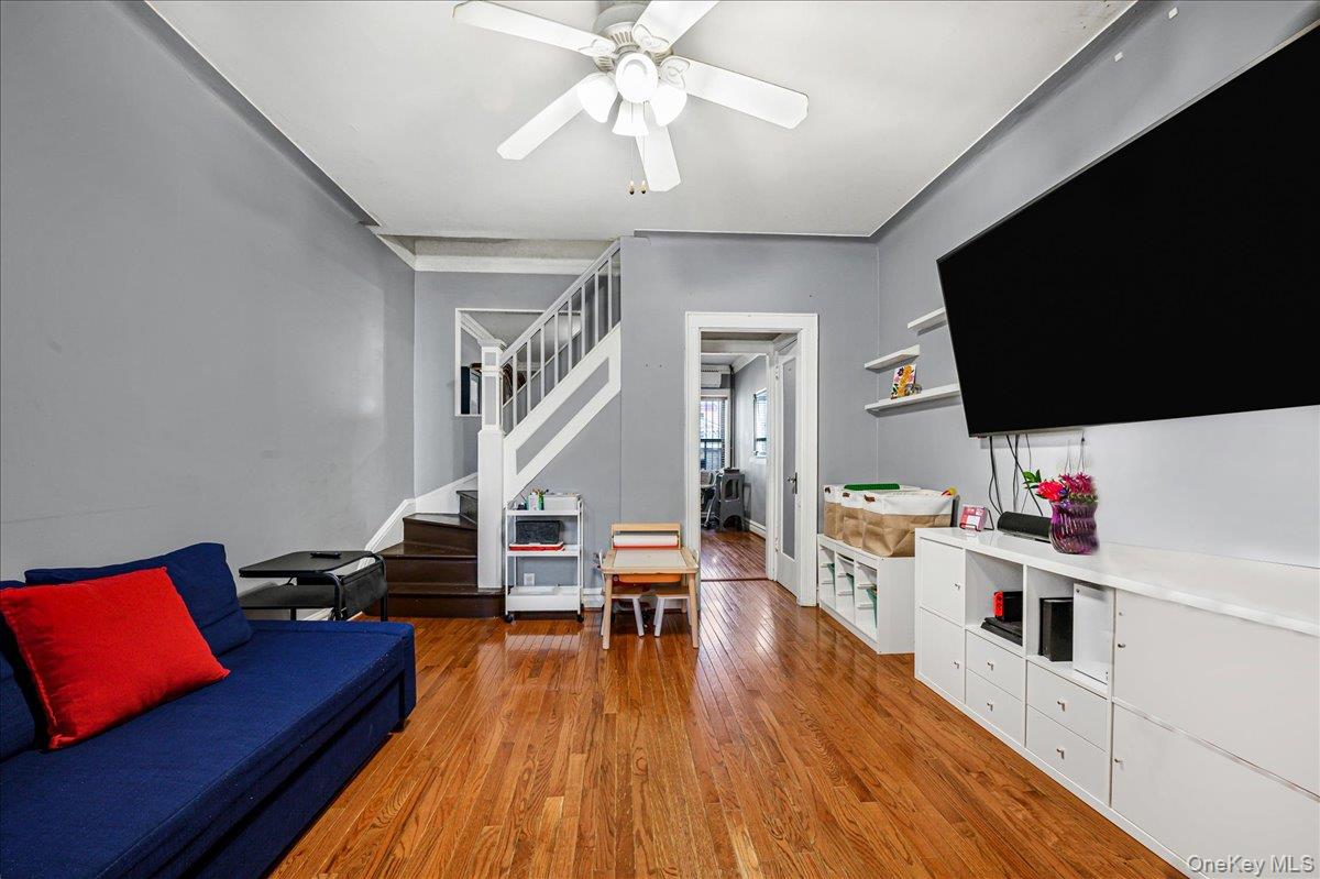 755 49th Street Property Photo 3