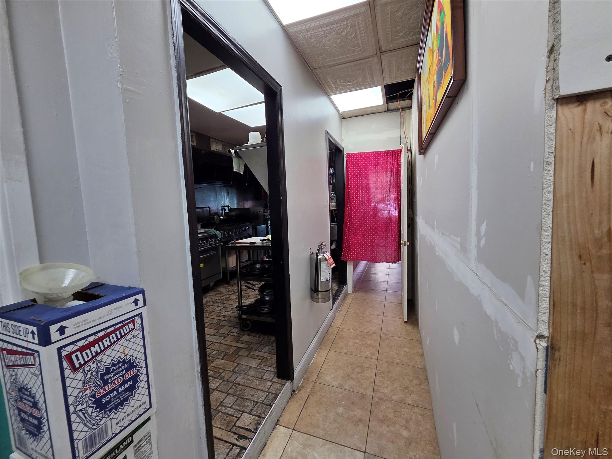 728 Courtlandt Avenue Property Photo 8