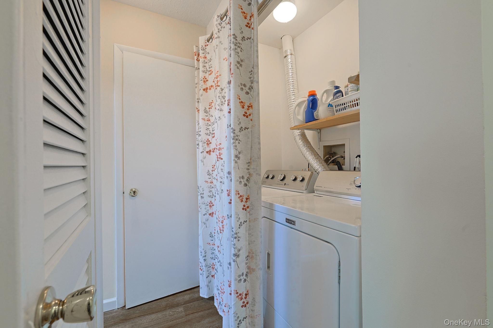 2820 Whispering Hills Property Photo 4