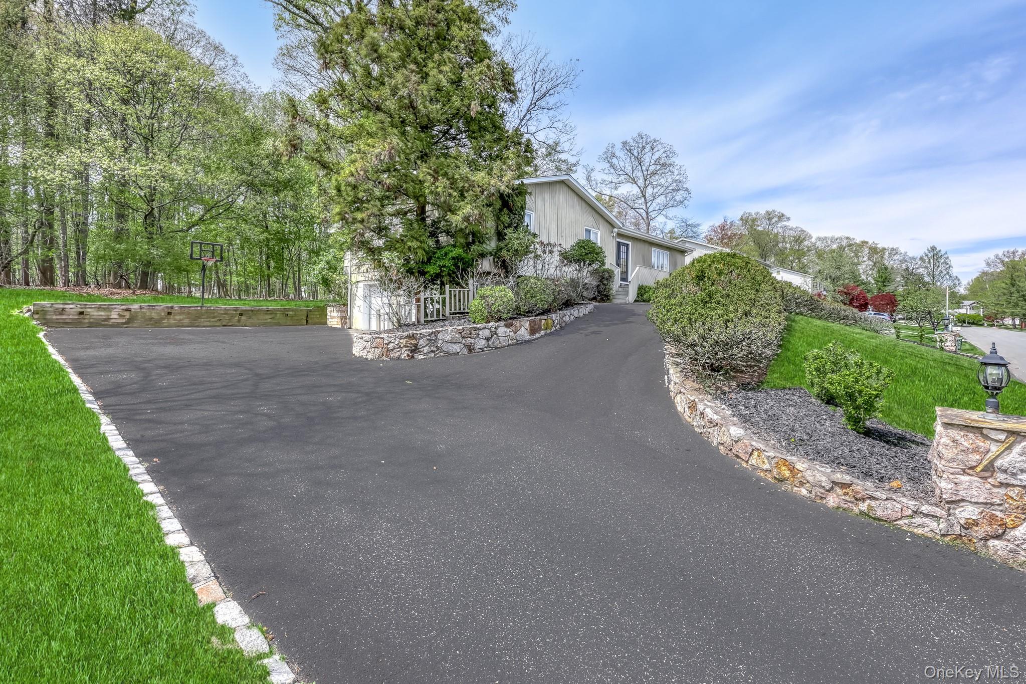 17 Brookline Way Property Photo 1