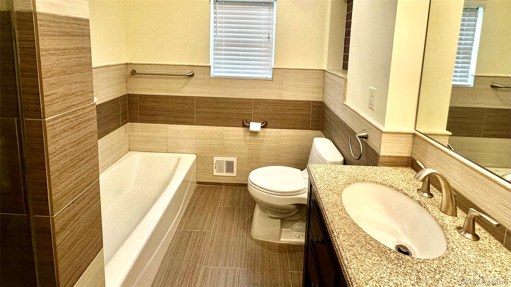69-83 113th Street Property Photo 14