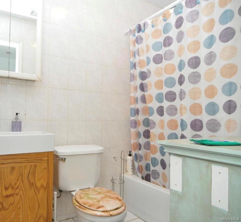 941 Manhattan Avenue Property Photo 12
