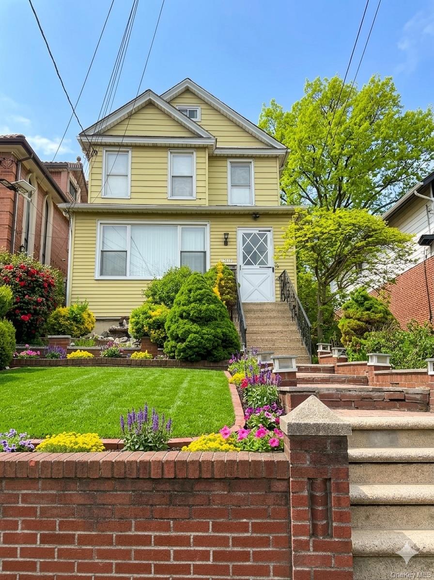 1807 Parsons Boulevard Property Photo 1