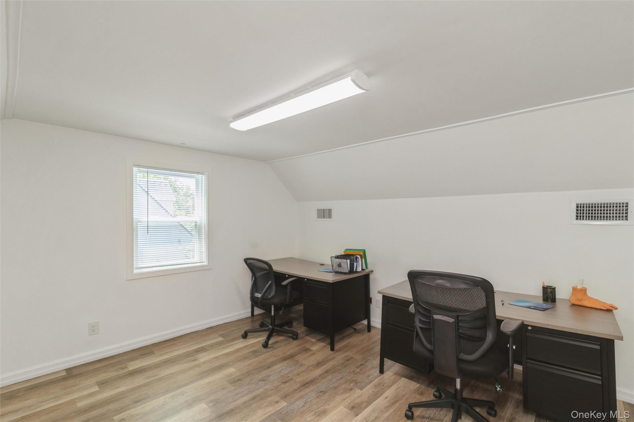 976 Roanoke Avenue Property Photo 29