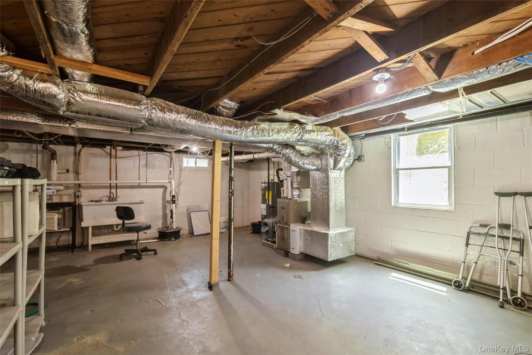 976 Roanoke Avenue Property Photo 35