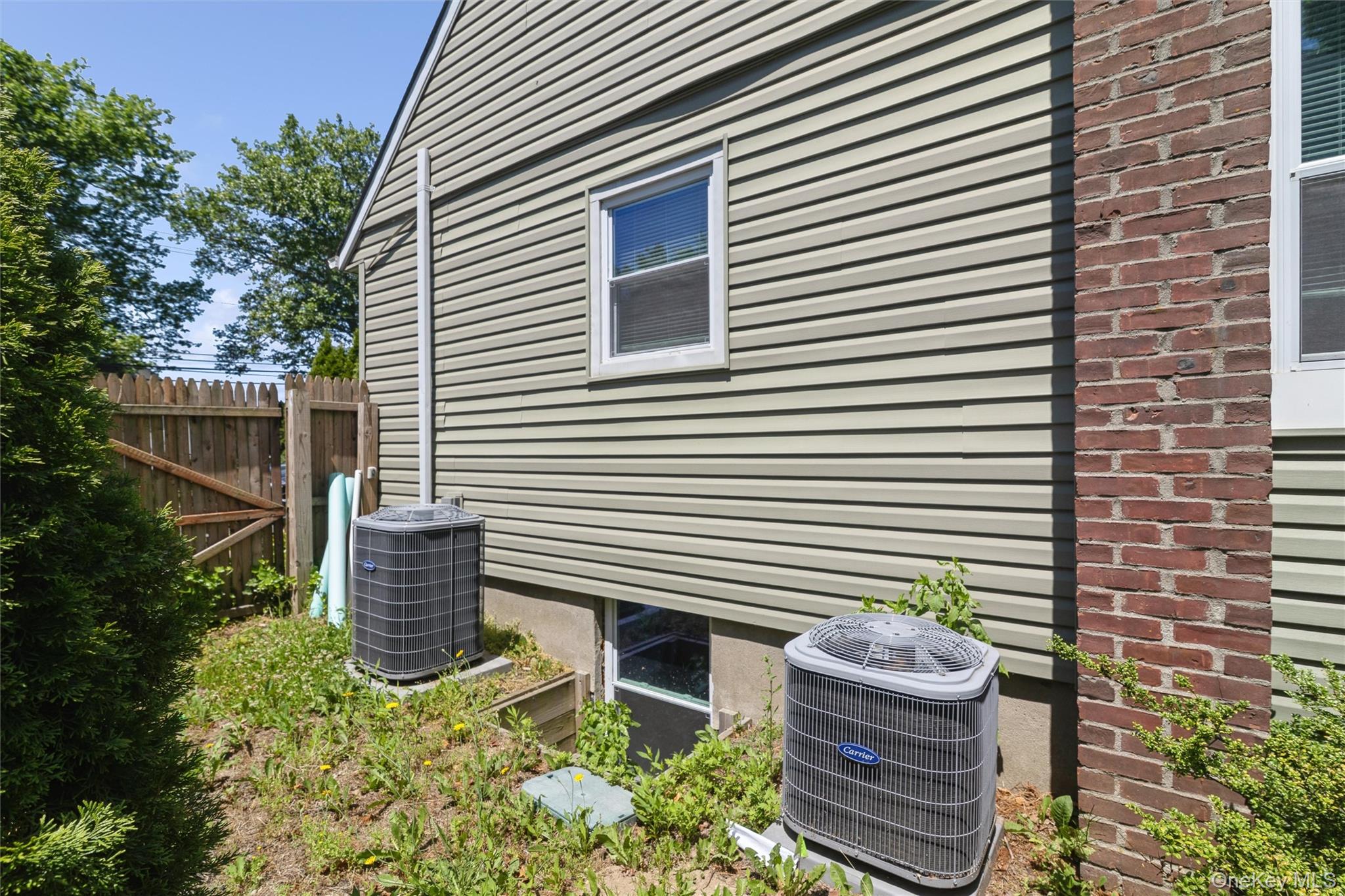 976 Roanoke Avenue Property Photo 37