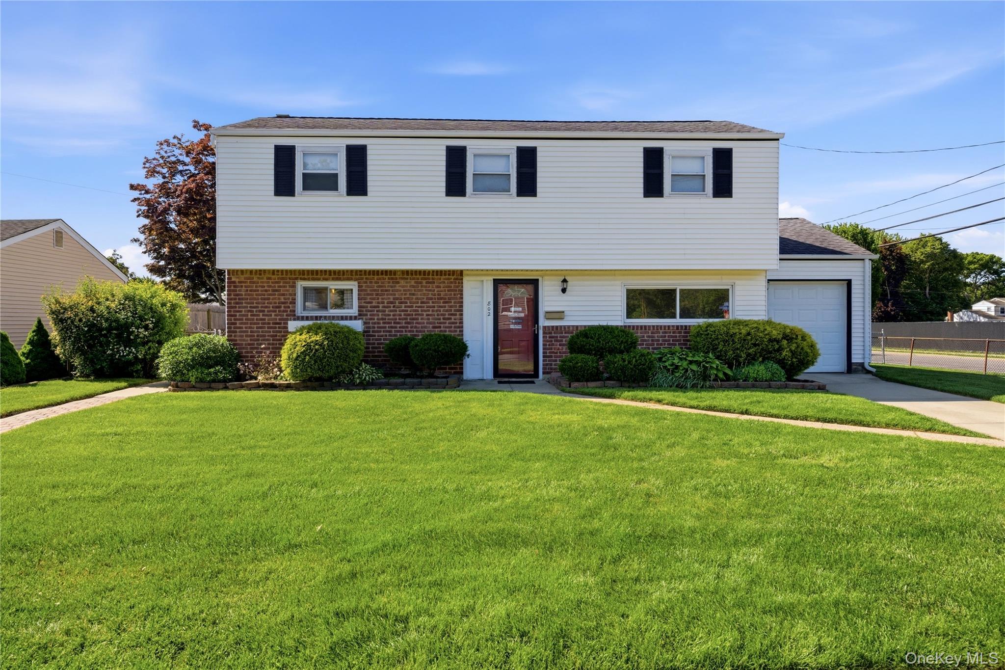 802 Nebraska Avenue Property Photo 1