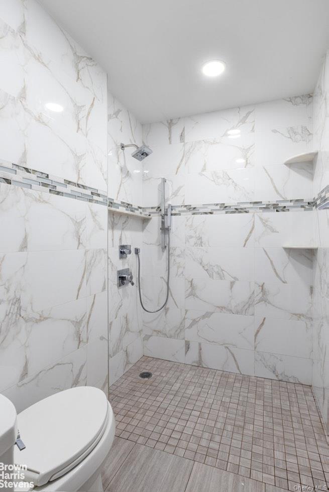 5800 Arlington Avenue 15b Property Photo 17