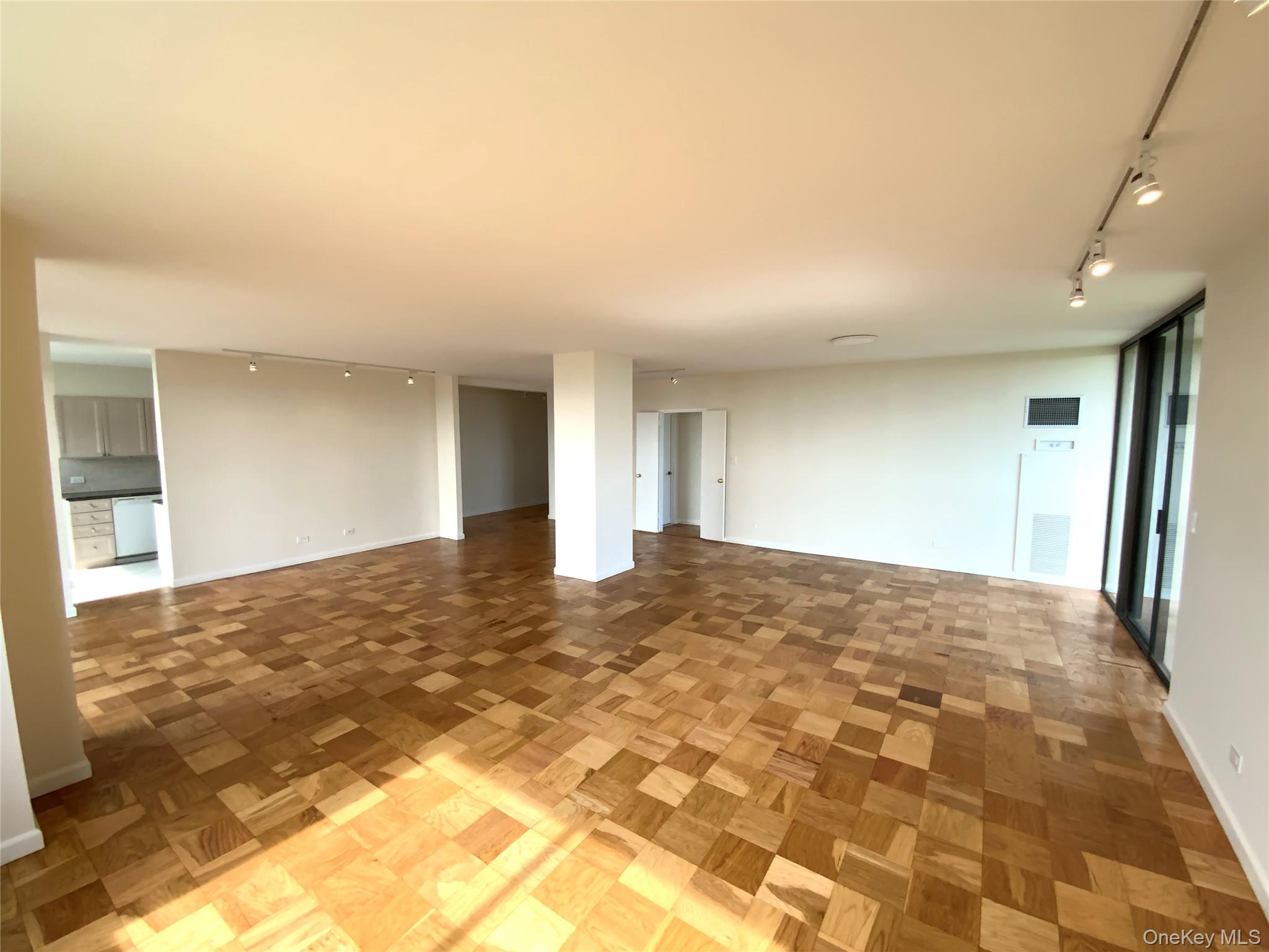 27110 Grand Central Parkway 24w Property Photo 3