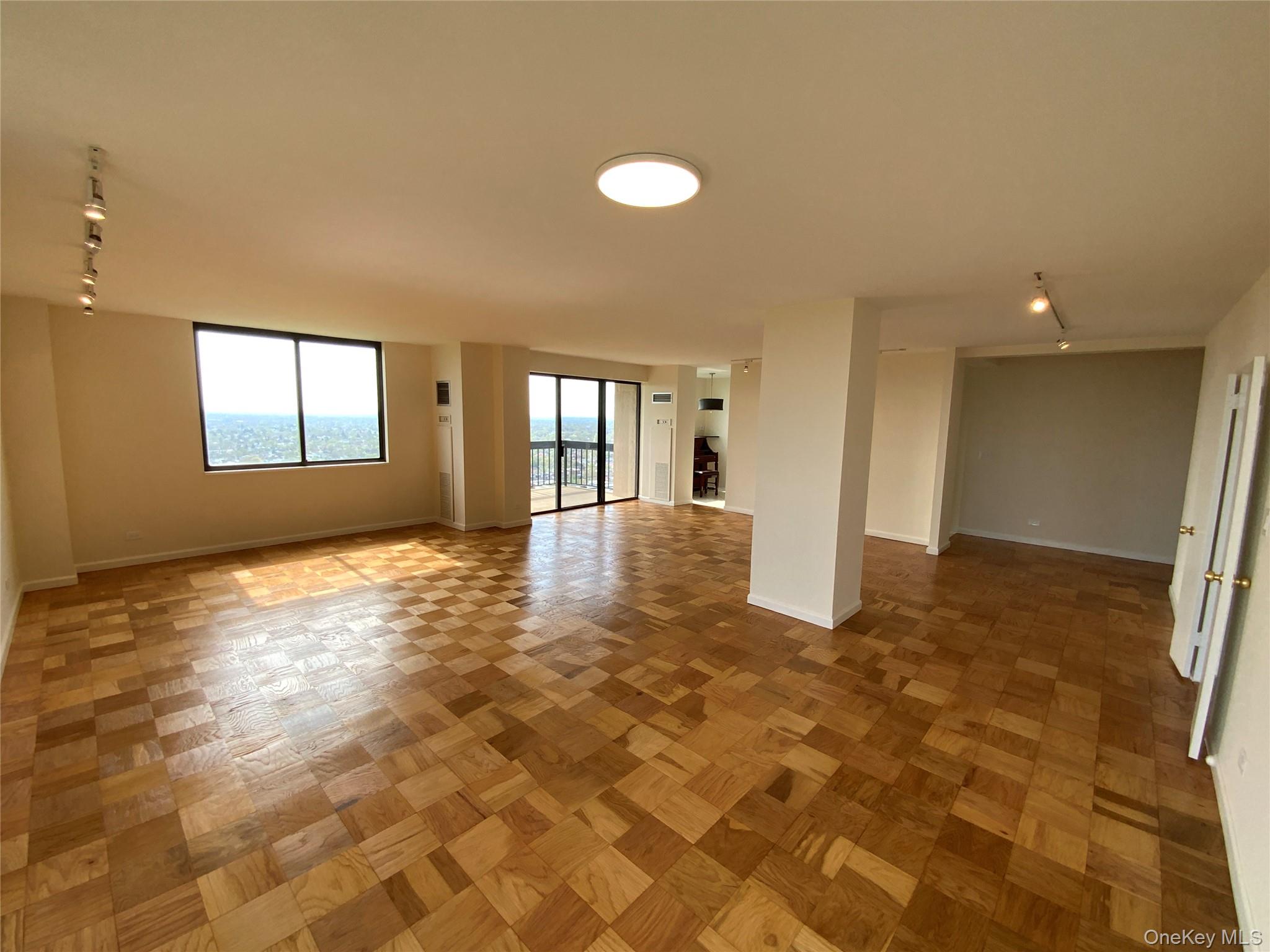 27110 Grand Central Parkway 24w Property Photo 4