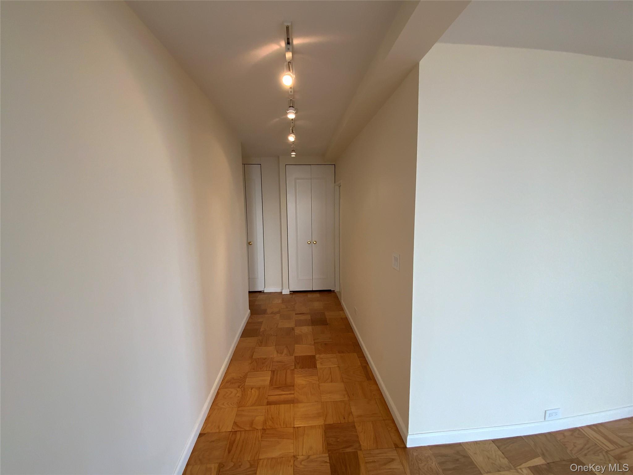 27110 Grand Central Parkway 24w Property Photo 10