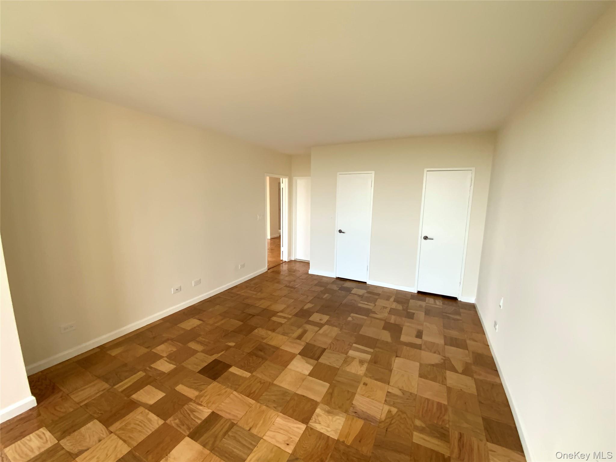 27110 Grand Central Parkway 24w Property Photo 14