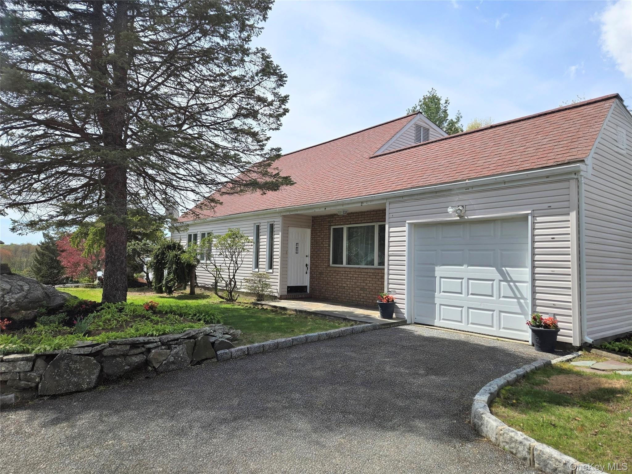 2585 Farsund Drive Property Photo 1