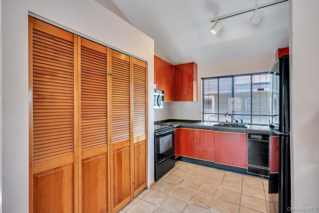 41 Oakley Avenue Property Photo 9