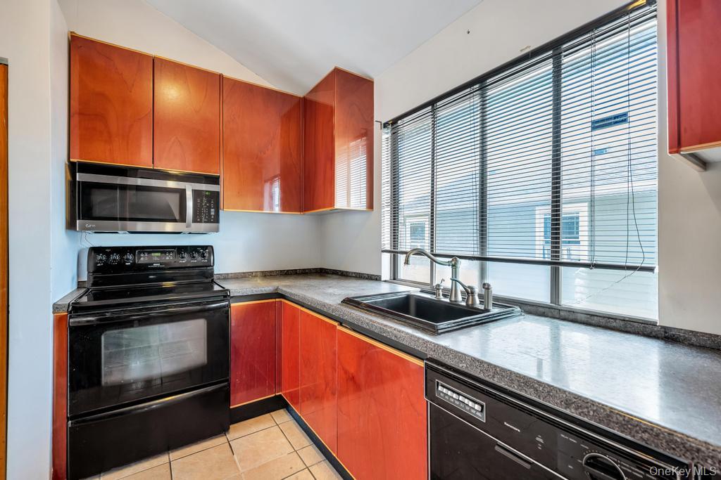 41 Oakley Avenue Property Photo 10