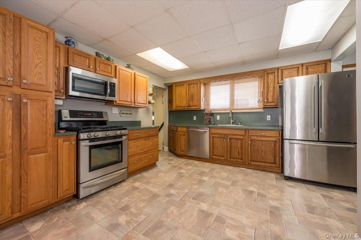 98 Melrose Avenue Property Photo 7