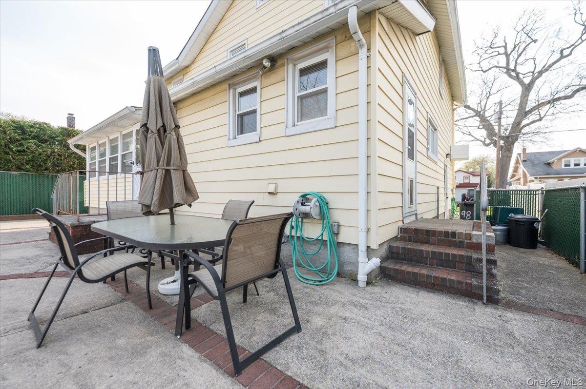 98 Melrose Avenue Property Photo 24