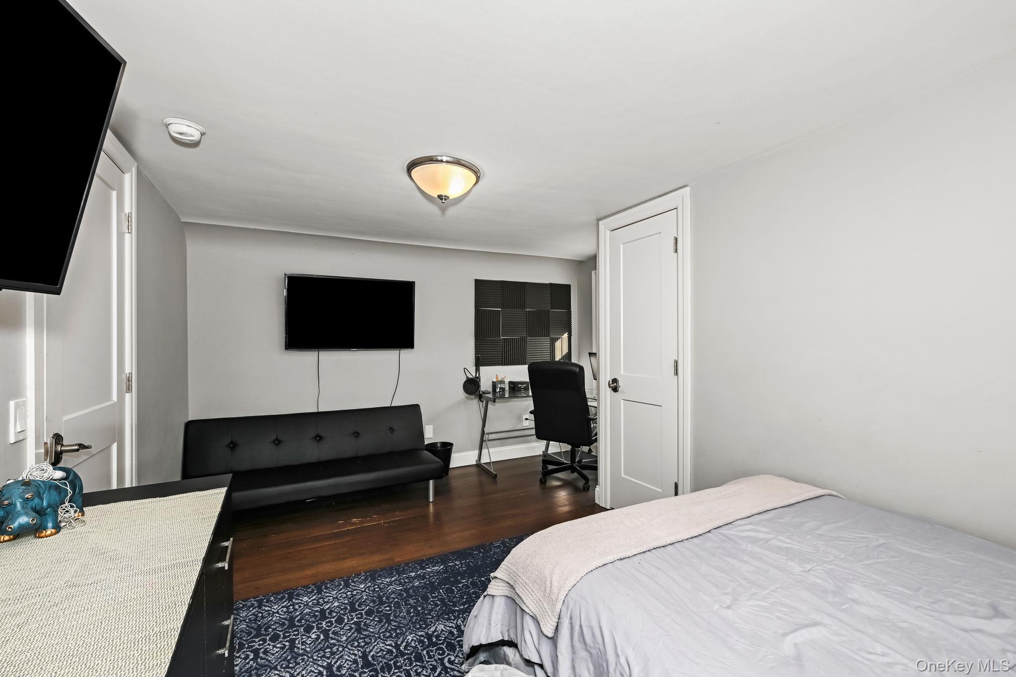 15 Maryland Avenue Property Photo 27