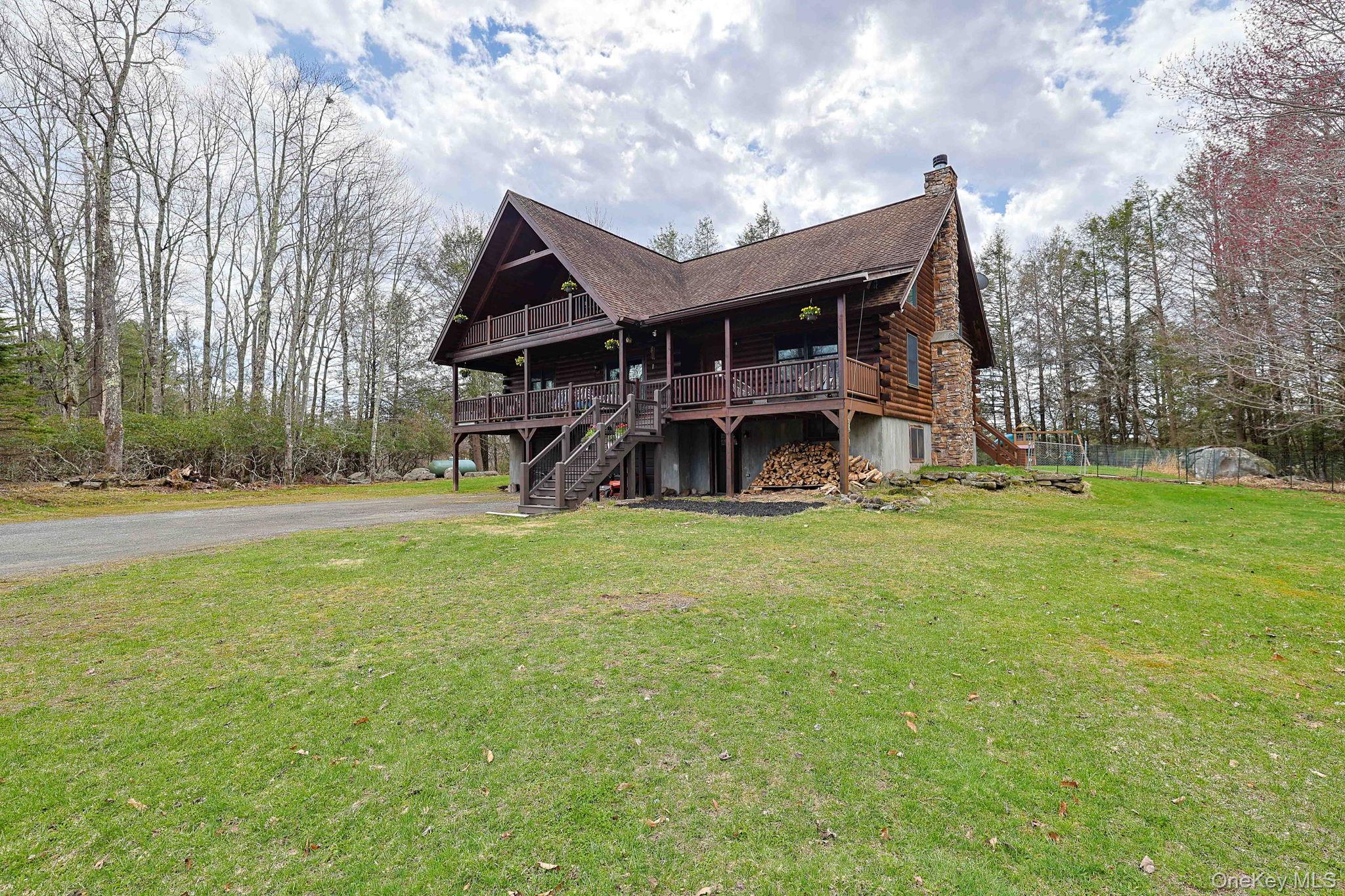 412 Pine Grove Road Property Photo 3