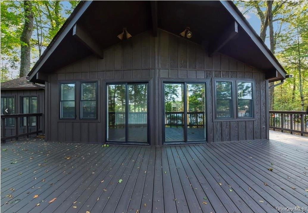 119 Lake Shore Drive Property Photo 6