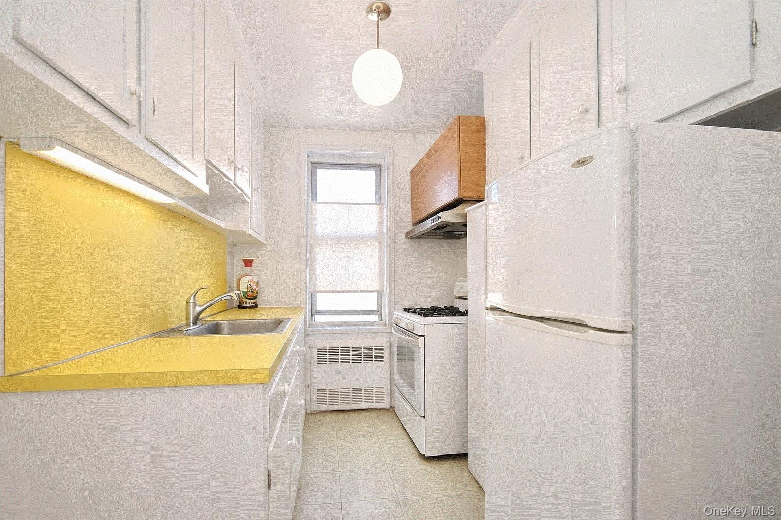 33-25 90 Street 5d Property Photo 7