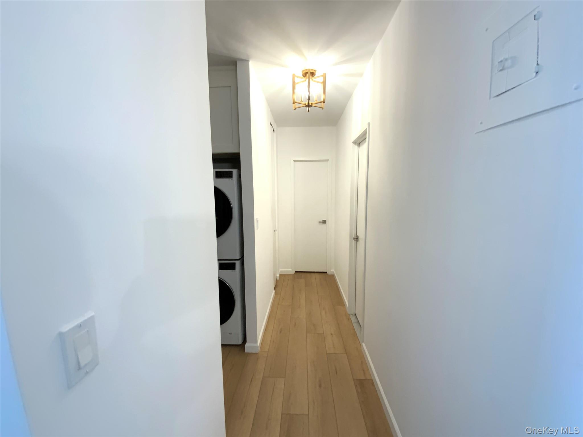 27010 Grand Central Parkway 3r Property Photo 10