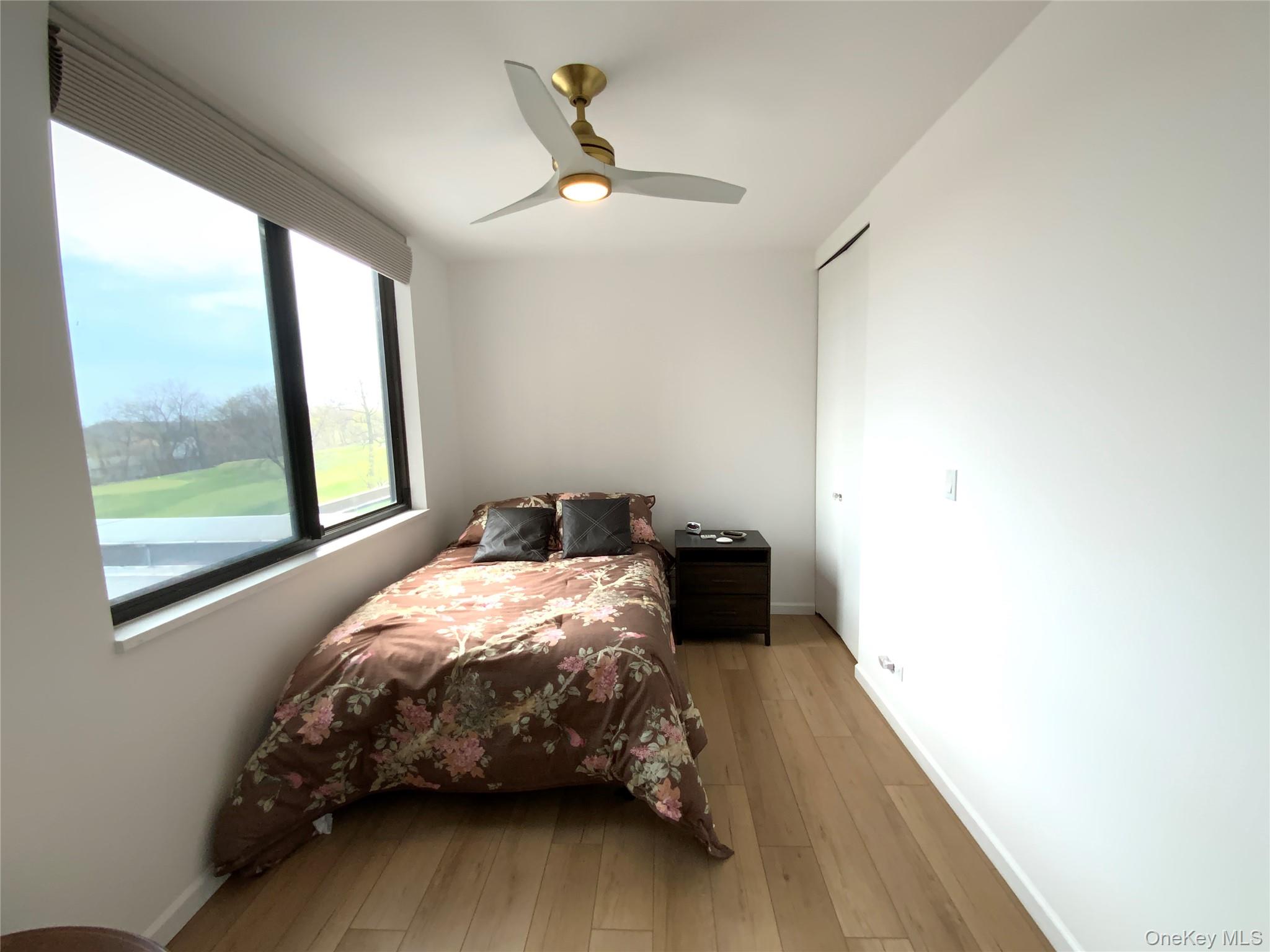 27010 Grand Central Parkway 3r Property Photo 11