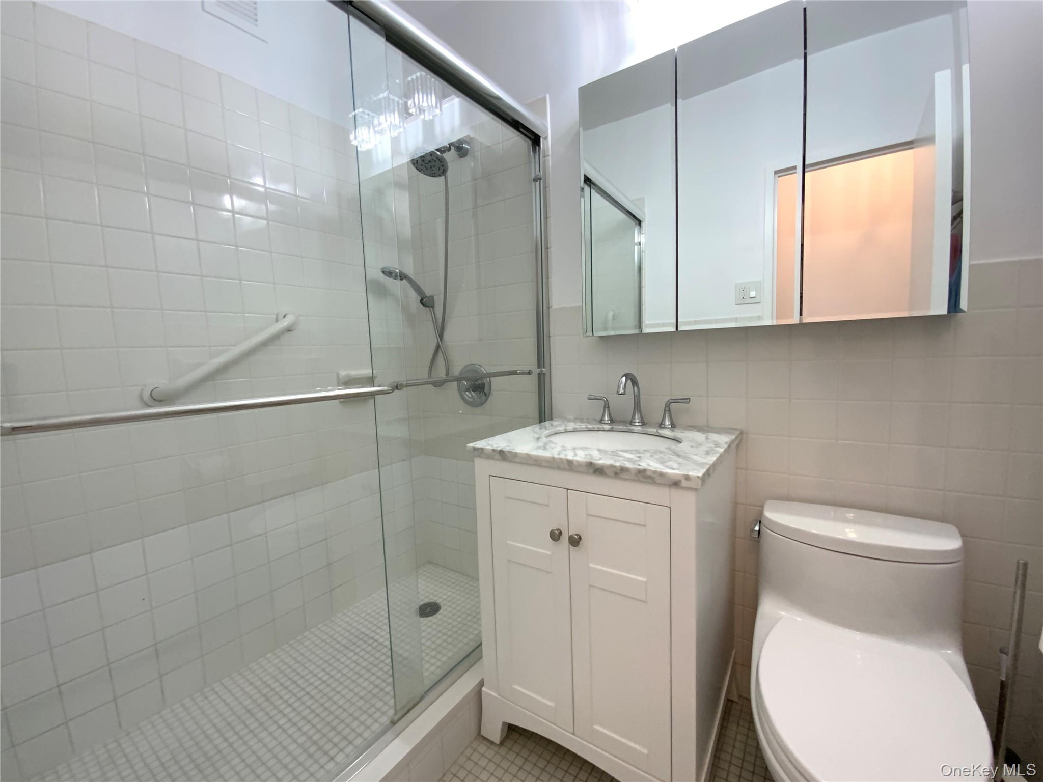 27010 Grand Central Parkway 3r Property Photo 13