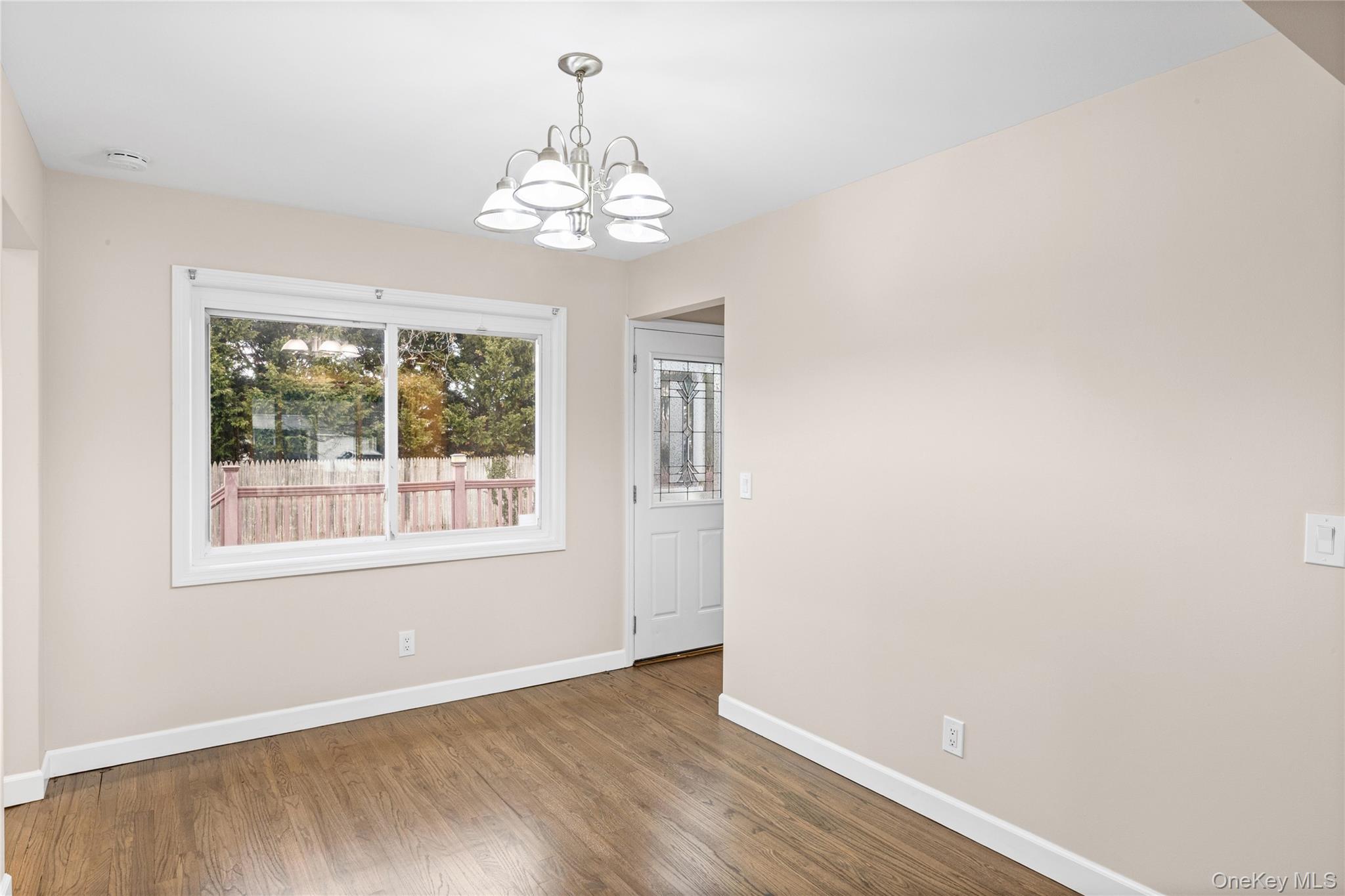 1091 Gardiner Drive Property Photo 8
