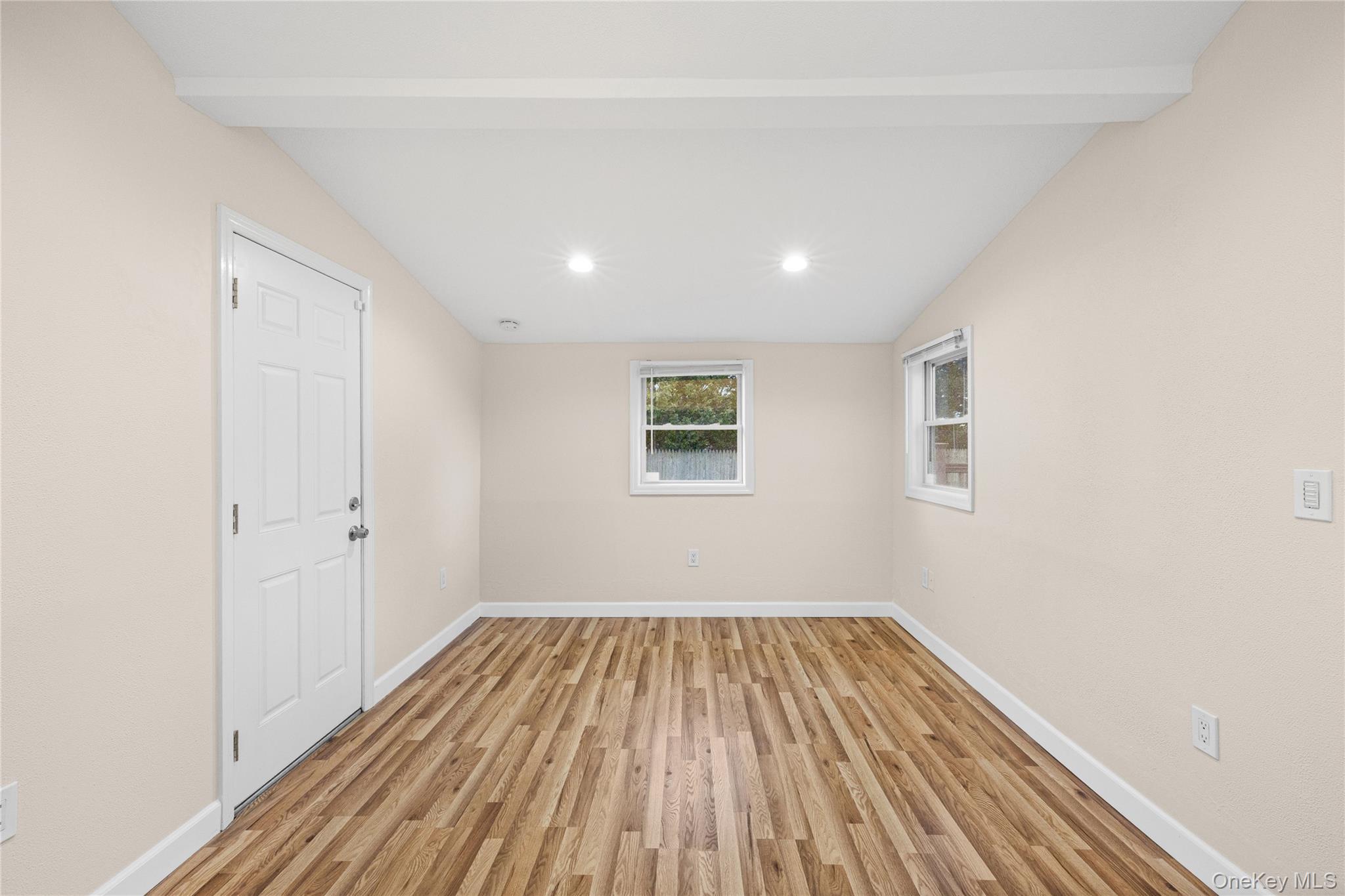 1091 Gardiner Drive Property Photo 10