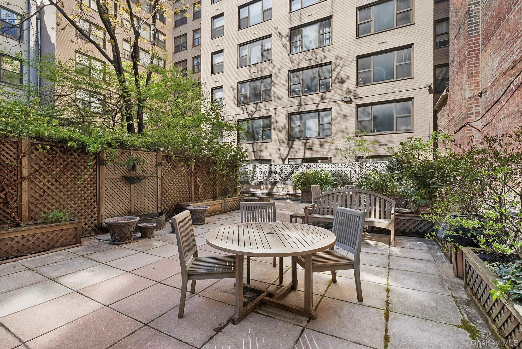130 E 18th Street 10v Property Photo 8